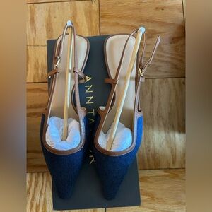 Brand New Ann Taylor Denim flats size 9